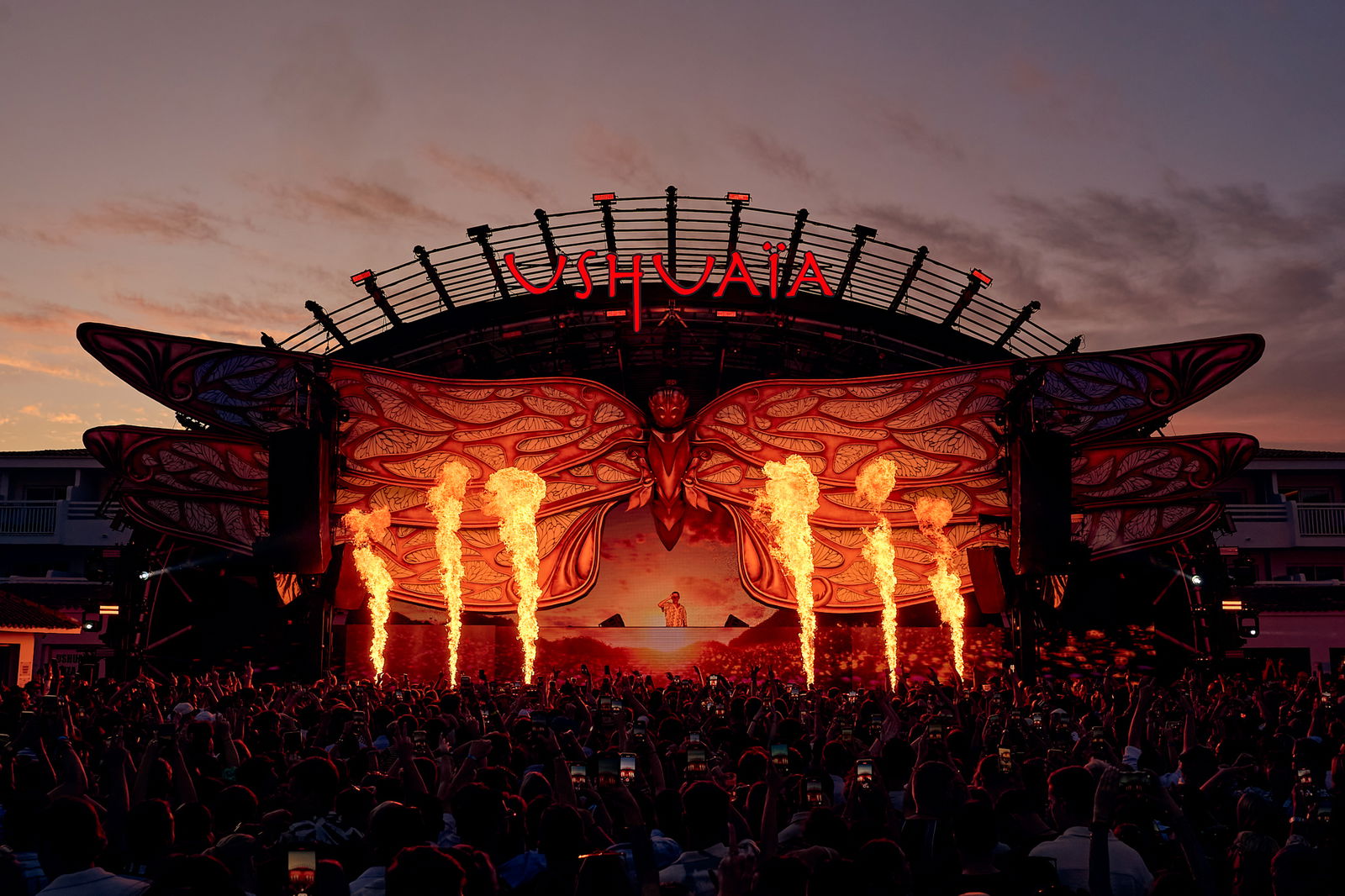 ピオ　tommorowland.bacca LP Giobbi | Tomorrowland Winter 2025 - YouTube
