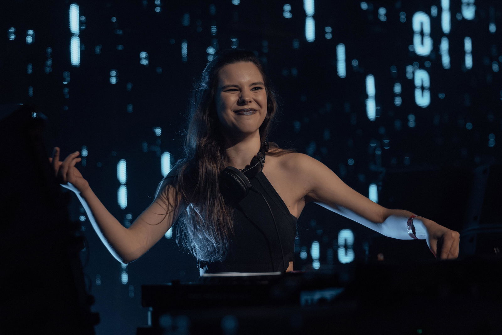 Amber Broos on Tomorrowland Winter 2024 Cage