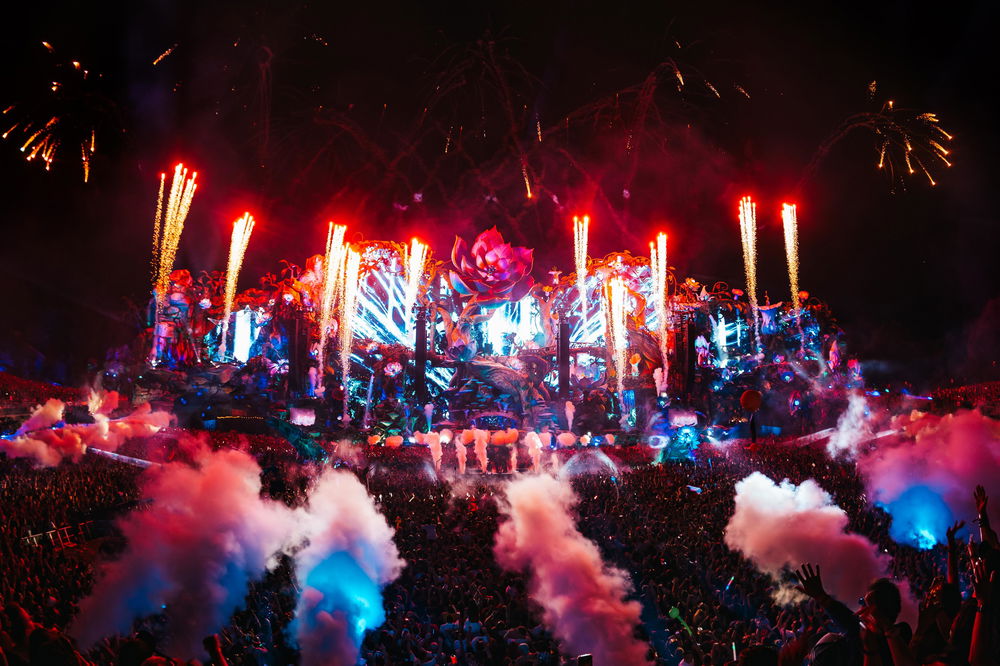 Tomorrowland Travel Guide 