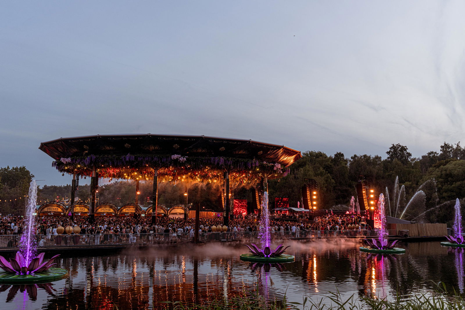 ピオ　tommorowland.bacca Discover all of Tomorrowland Belgium's 2025 stages