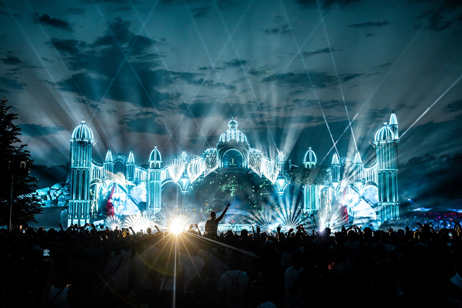 ピオ　tommorowland.bacca Discover all of Tomorrowland Belgium's 2025 stages