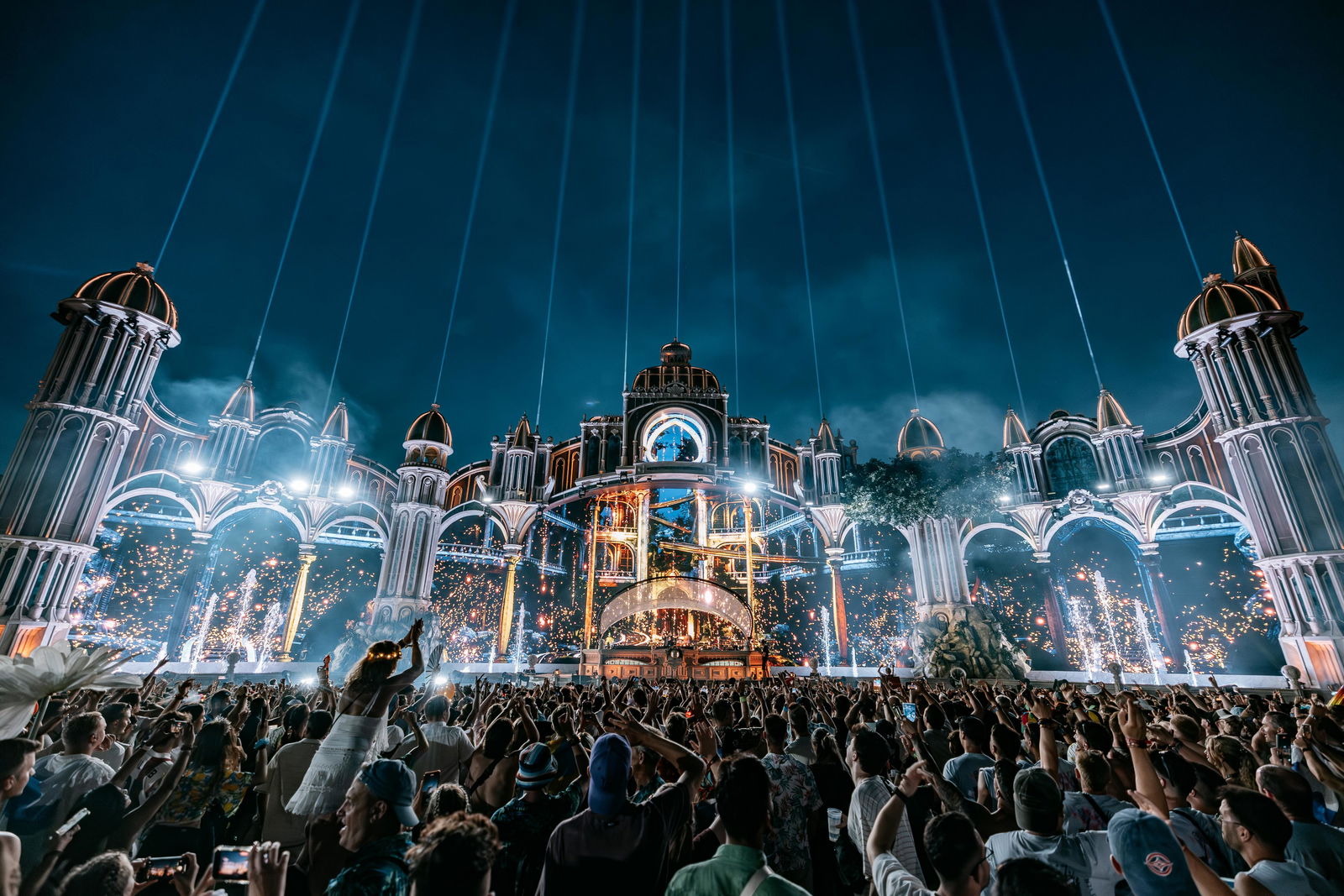 ピオ　tommorowland.bacca Discover all of Tomorrowland Belgium's 2025 stages